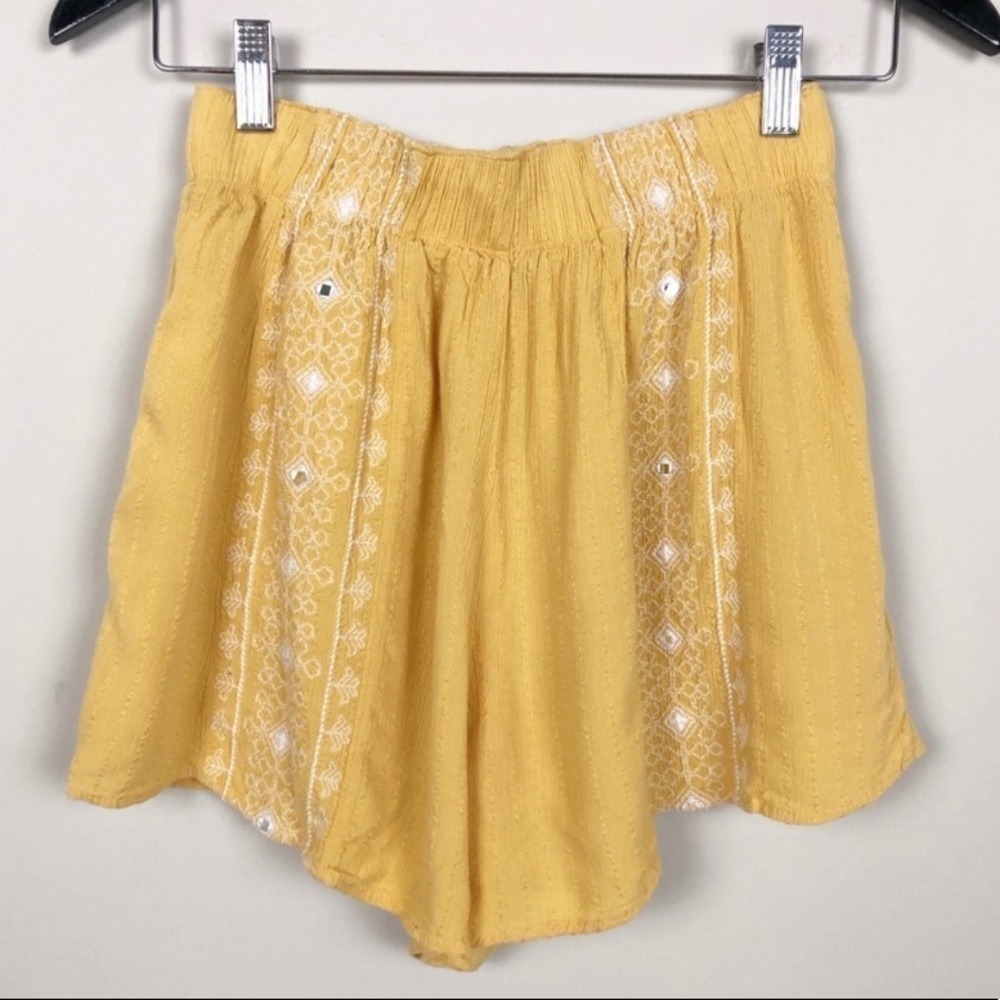 American Eagle Yellow Embroidered Shorts Small boho Y2K